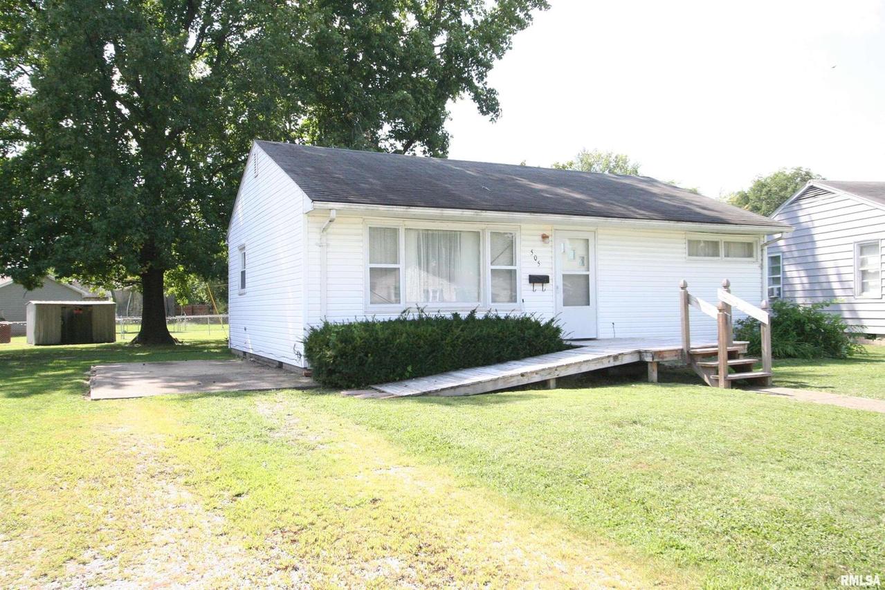 505 Hillsdale Dr., Carmi, IL 62821