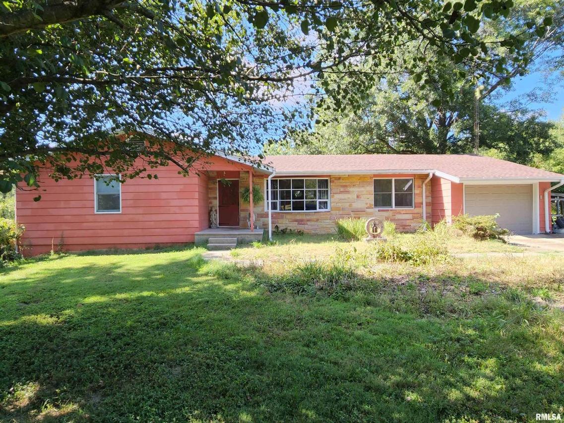 2256 N Reed Station Rd., Carbondale, IL 62901