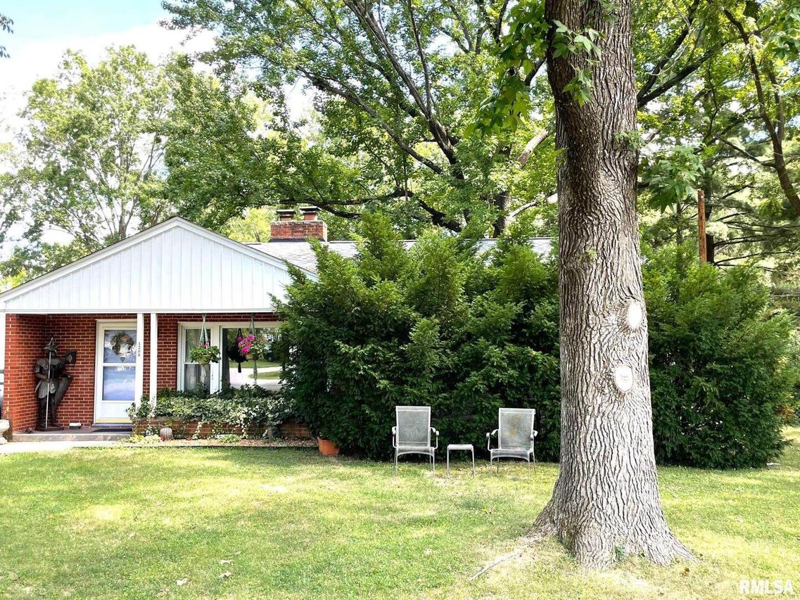 1208 W Hill Ave., Carbondale, IL 62901