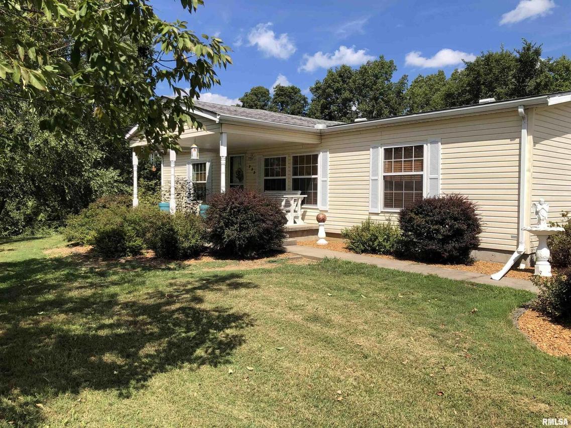 260 Robin Woods Ln., Tunnel Hill, IL 62972