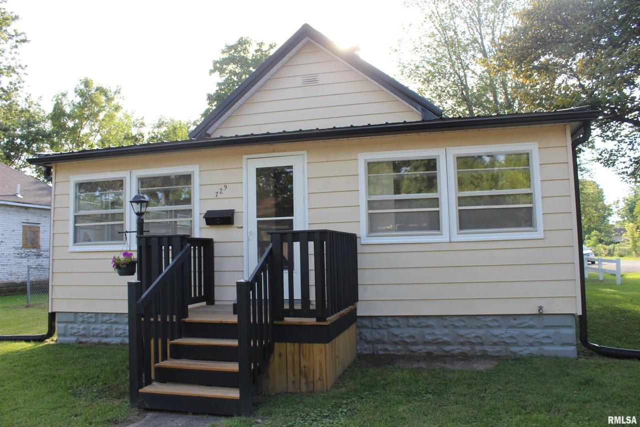 729 N Shelby Ave., Salem, IL 62881