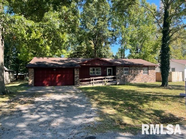 1111 E Poplar St., Herrin, IL 62948