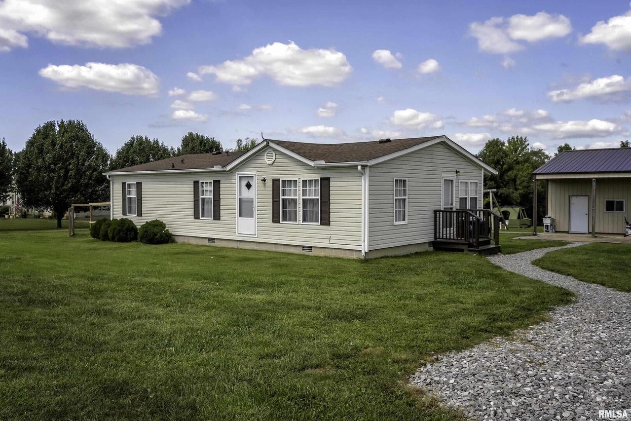 5700 Sycamore Rd., Carterville, IL 62915