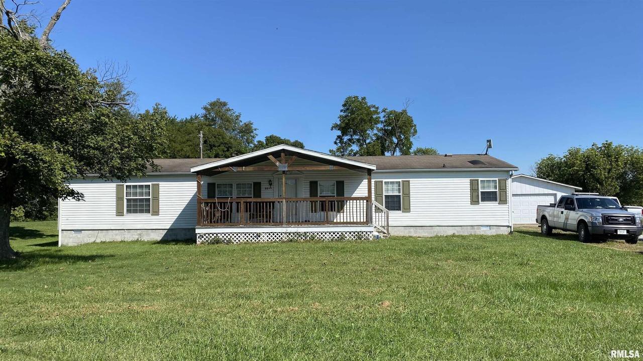 5511 Walnut Hill Rd., Dix, IL 62830