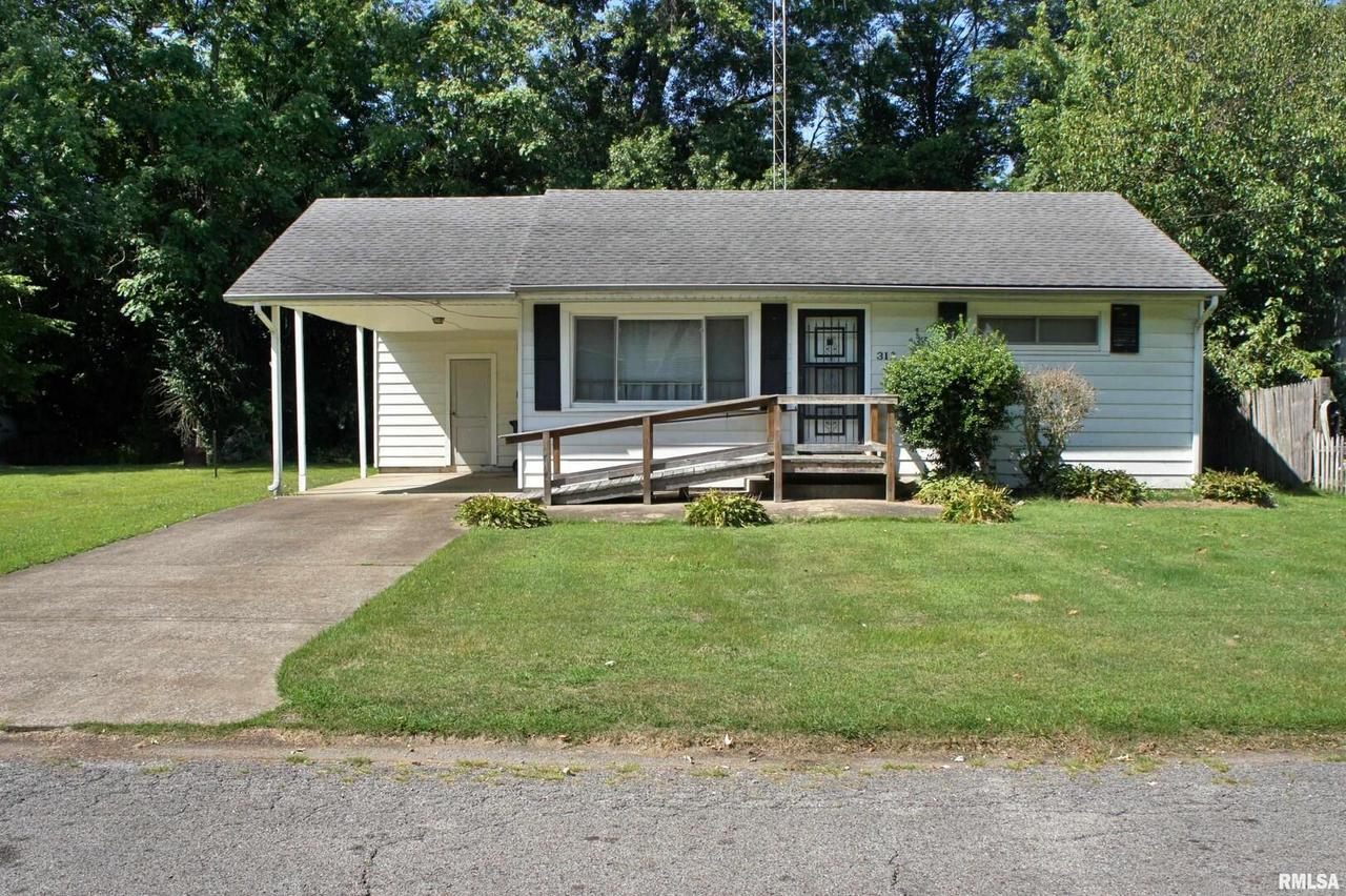 312 Lindsey Ave., Metropolis, IL 62960