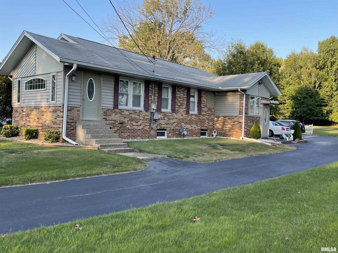 1610 S Division St., Carterville, IL 62918