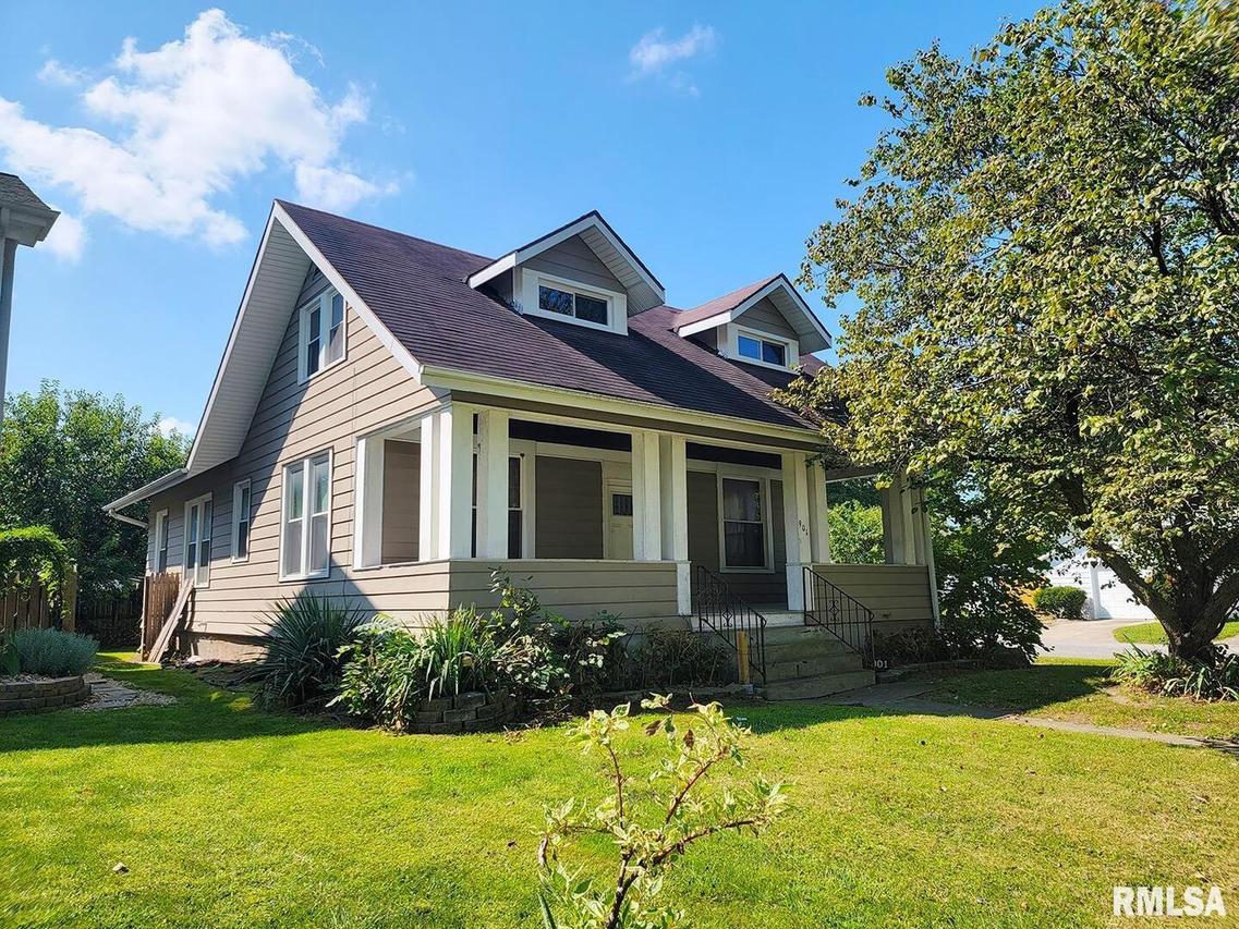 901 E 3rd St., Centralia, IL 62881