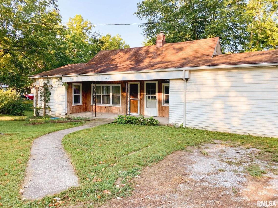 1695 Old Highway 51 N Hwy., Anna, IL 62906