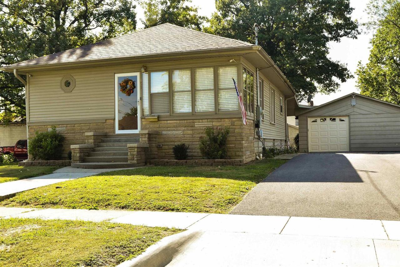 123 S Laurel Ave., Duquoin, IL