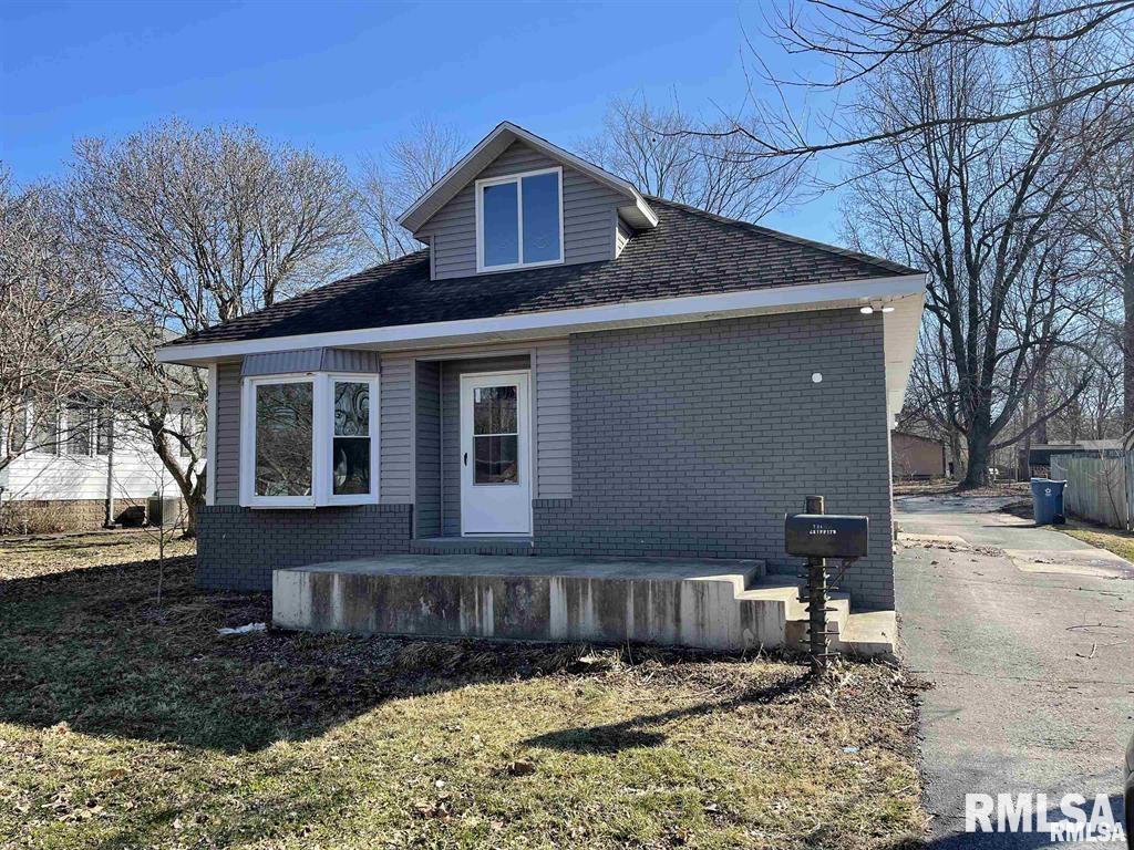 734 S Division St., Carterville, IL 62918