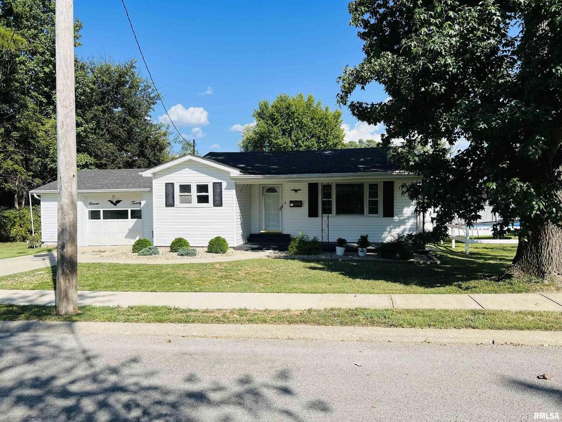 1120 S Jackson St., Harrisburg, IL 62946