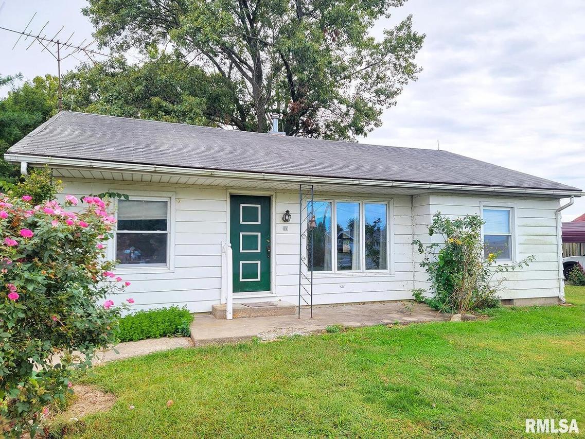 109 W 4th St., Hoffman, IL 62250