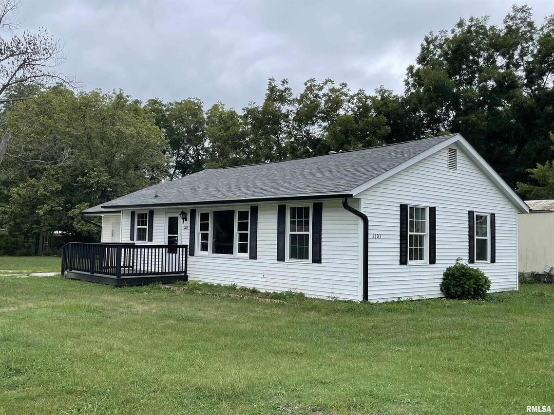 2103 Alexander St., Murphysboro, IL 62966