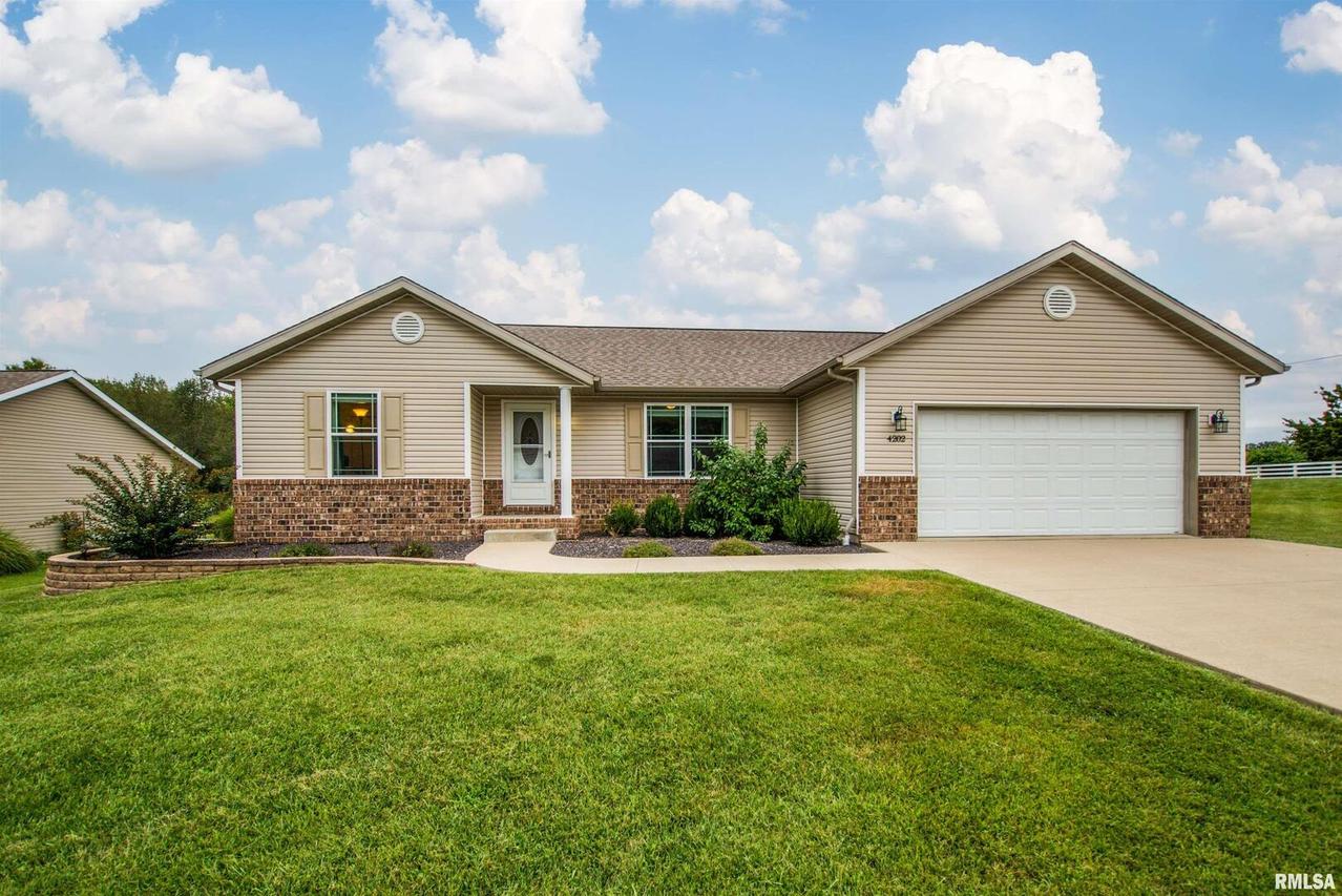 4202 Woodglen Ln., Mt Vernon, IL 62864