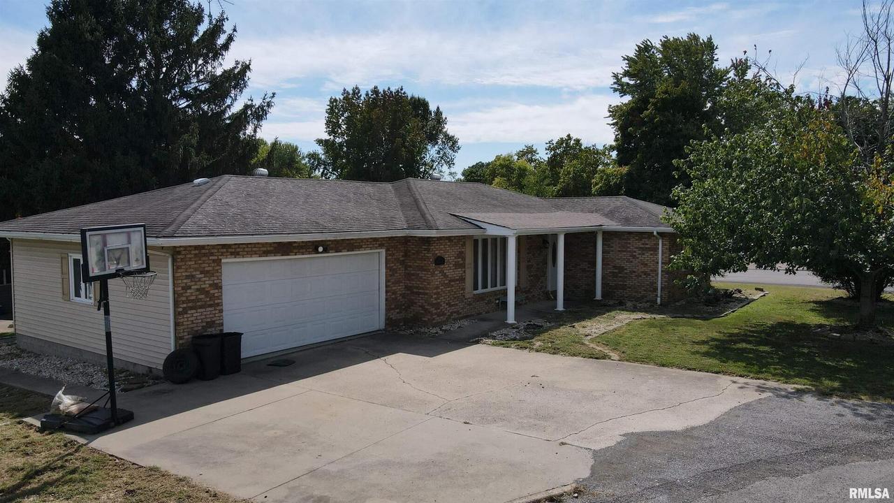 2 Shawnee Cir., West Frankfort, IL 62896