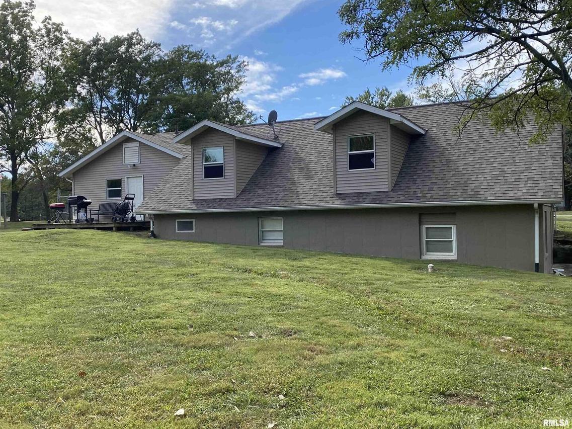 1718 E Grange Hall Rd., Murphysboro, IL 62966