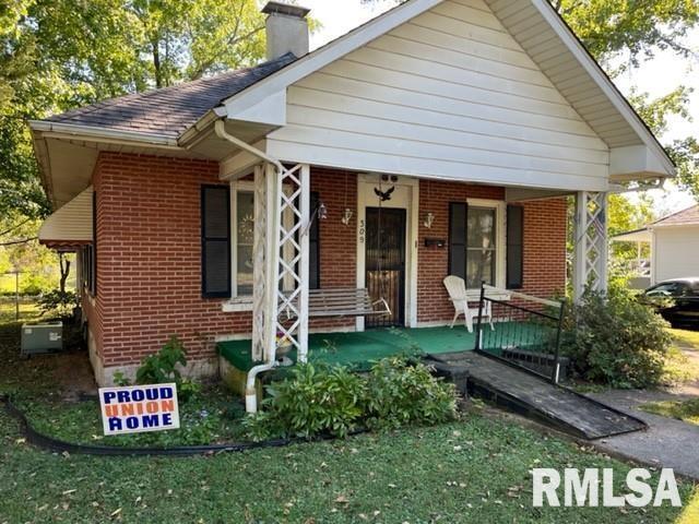 309 W 12th St., Johnston City, IL 62951