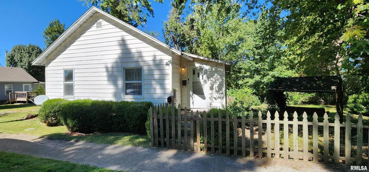 705 W Lindell St., West Frankfort, IL 62896