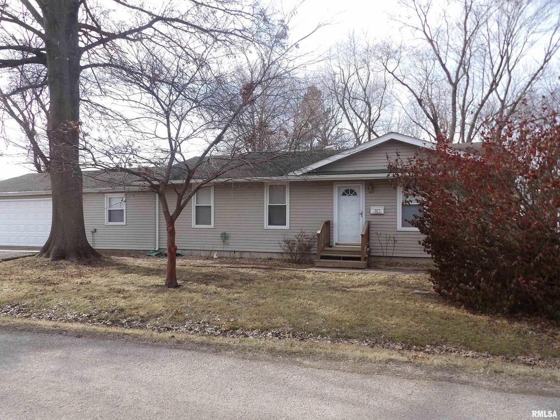 707 N Grand St., Benton, IL