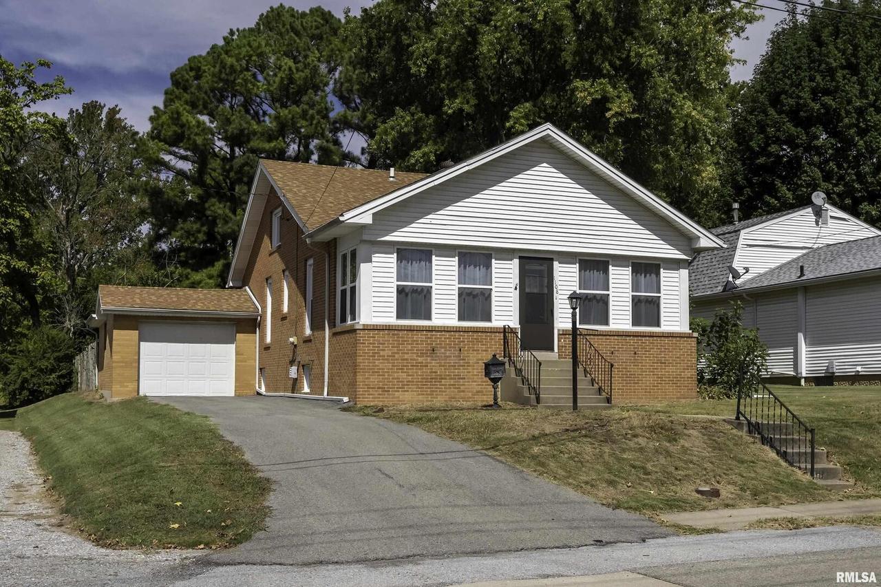 1108 W White St., Marion, IL 62959