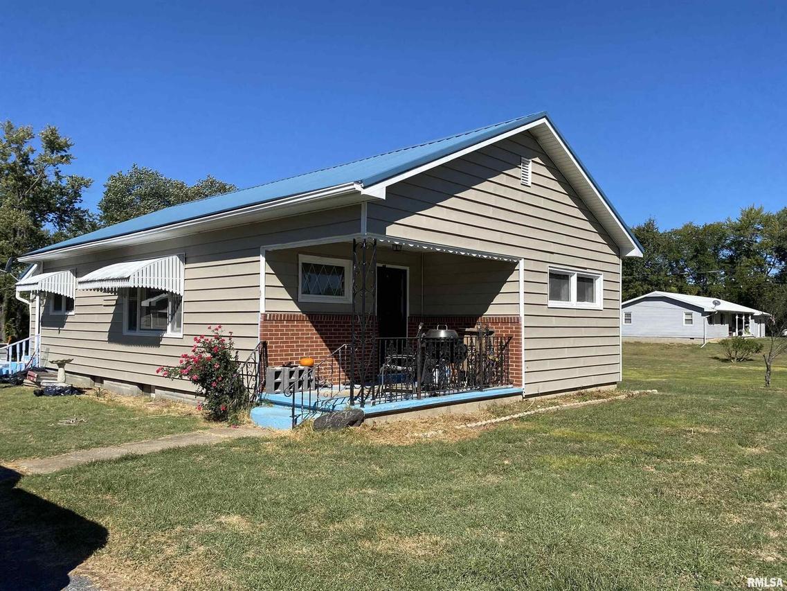 1006 Hobbs Ave., Johnston City, IL 62951