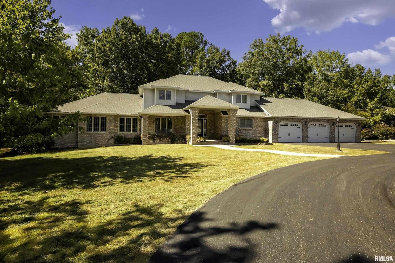 103 Quail Run Run, Carterville, IL 62918