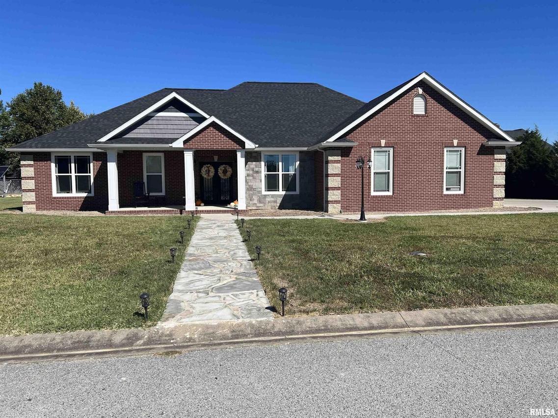 2202 Kingspointe Dr., Marion, IL 62959