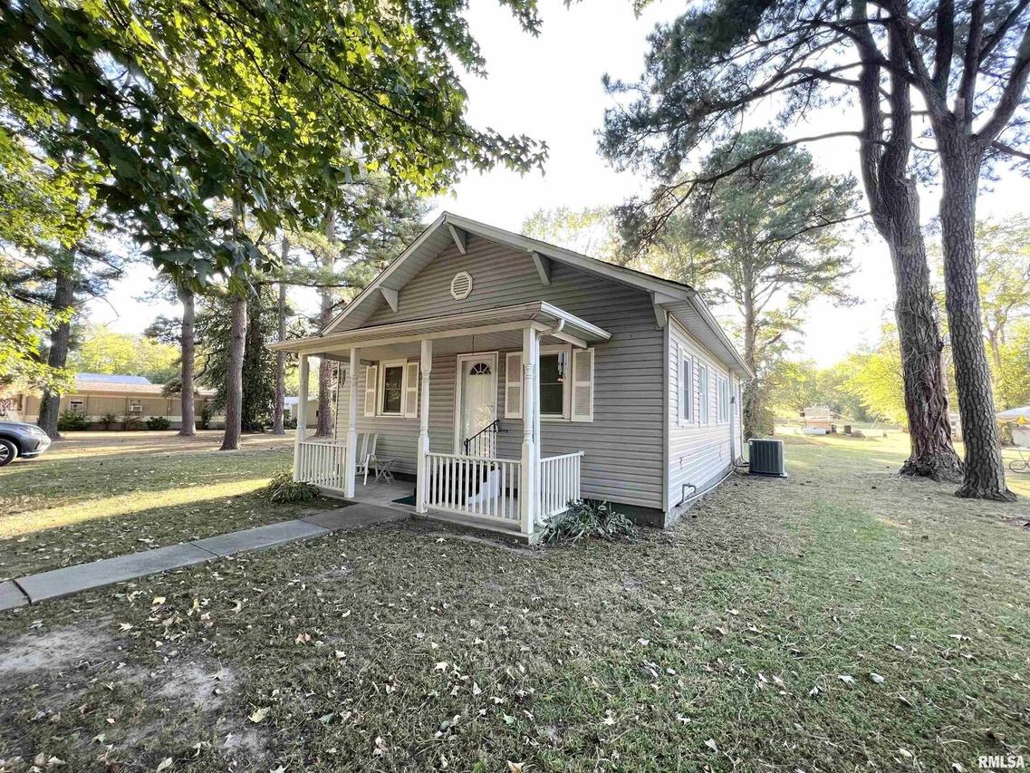 106 N Cleveland St., Royalton, IL 62983