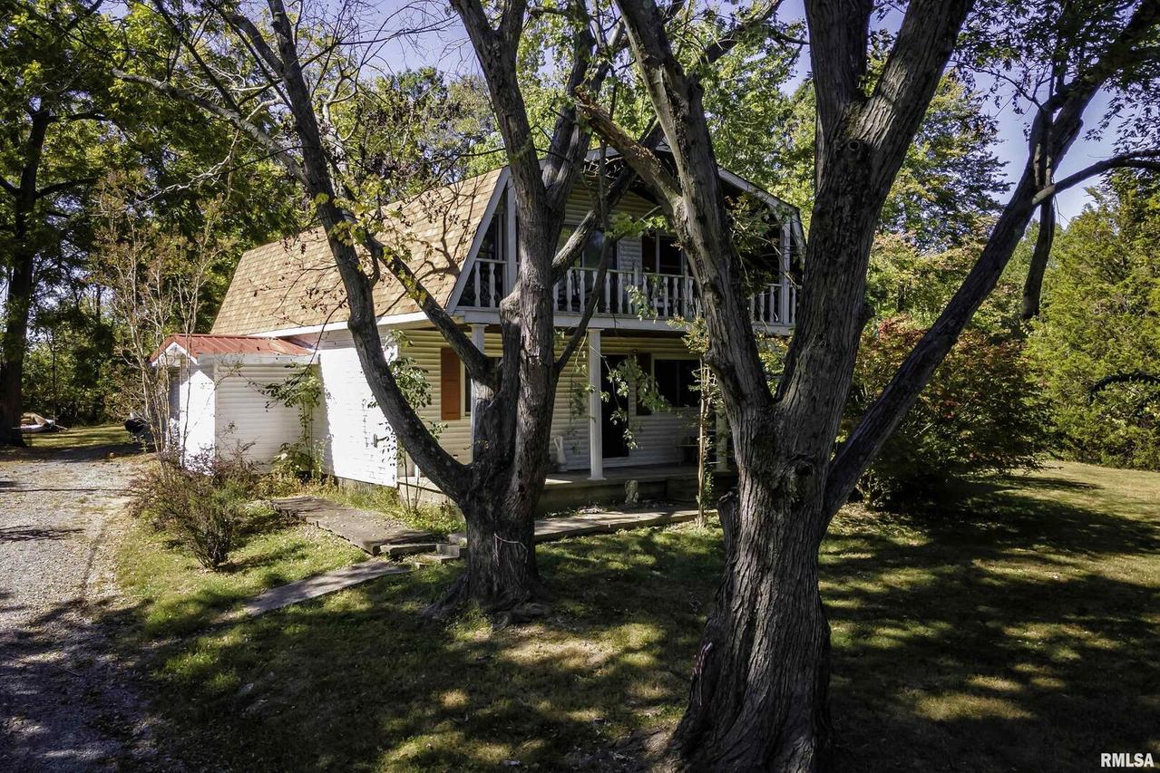 535 Marina Cir., Creal Springs, IL 62922