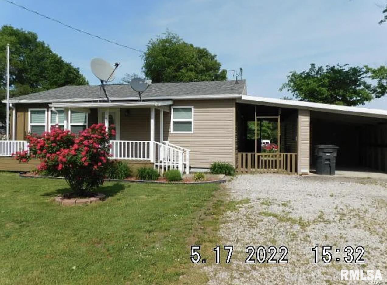 108 Goodwin St., Kinmundy, IL 62854