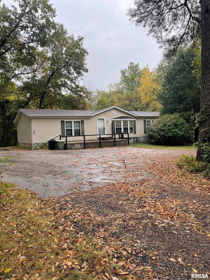 11554 Van Horn Rd., Benton, IL 62812