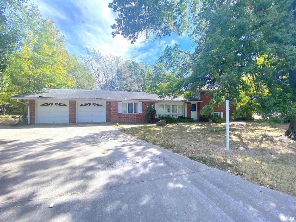 905 S Giant City Rd., Carbondale, IL 62901