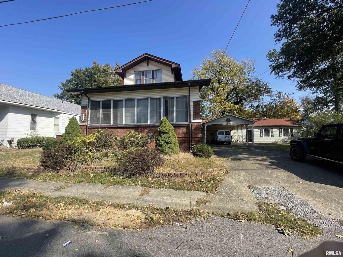 303 S Van Buren St., Marion, IL 62959