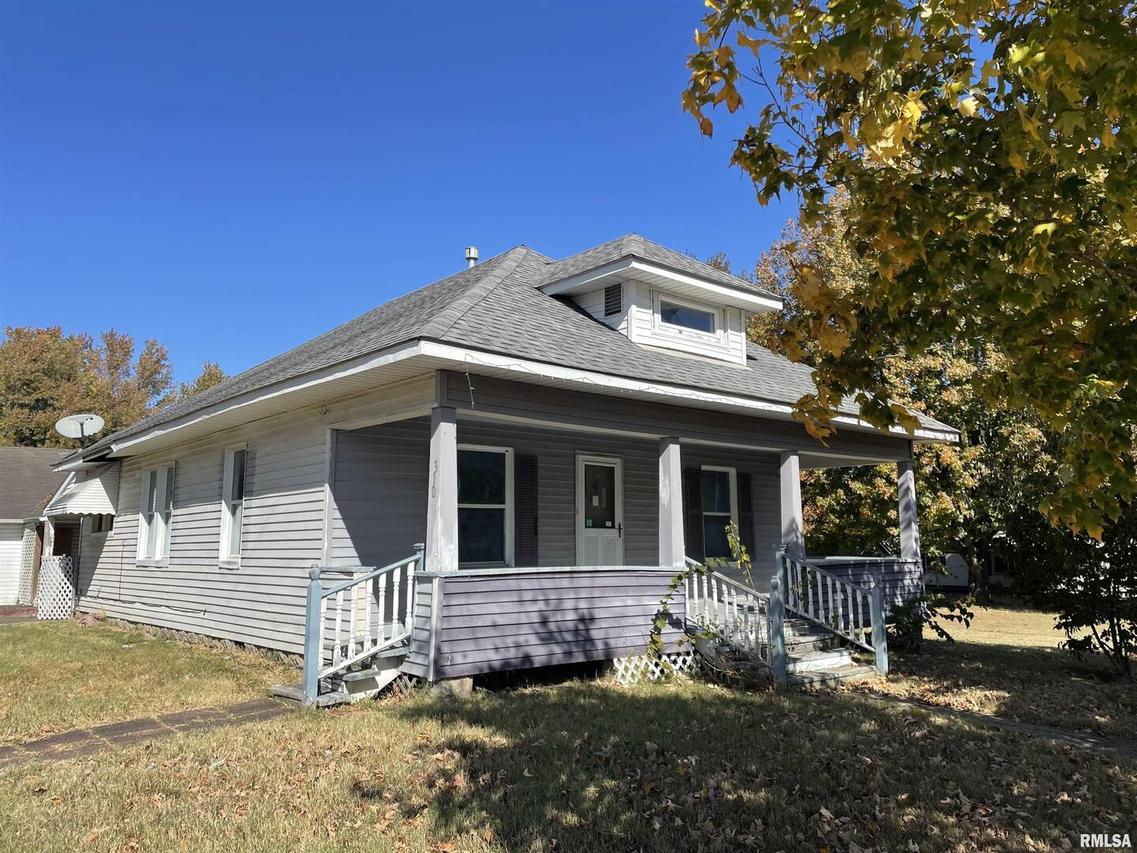 310 W Pennsylvania Ave., Pittsburg, IL 62974