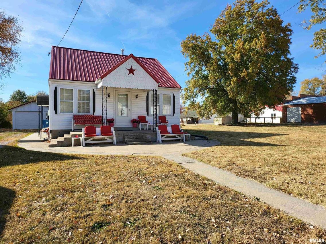 307 S Hickory St., Galatia, IL