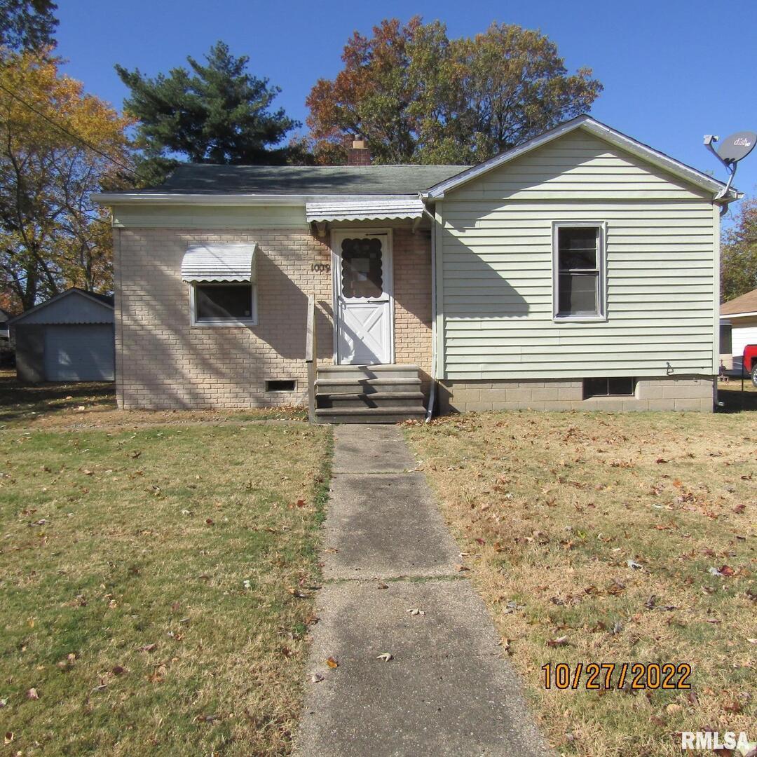 1009 N Main St., Carrier Mills, IL 62917