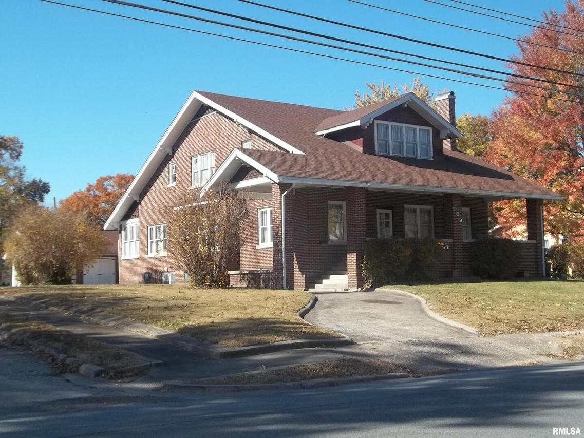 709 S Main St., Benton, IL