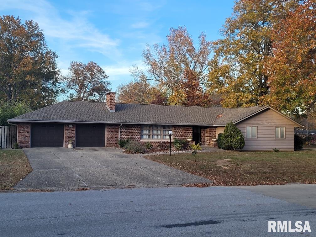 2800 W Kent Dr., Carbondale, IL 62901