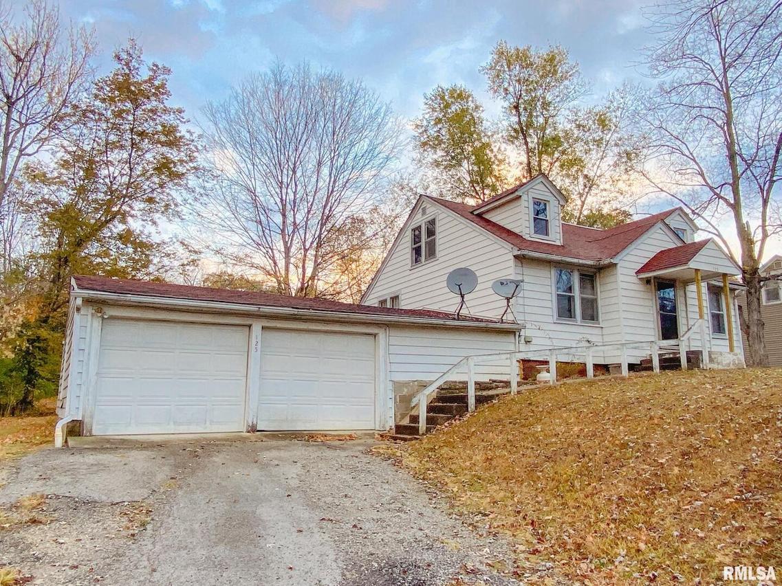 125 Ash St., Dongola, IL 62926