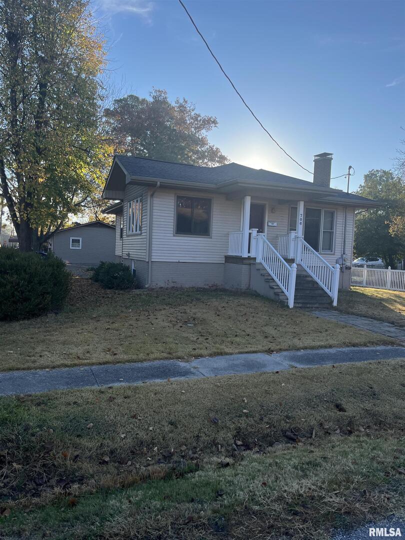 706 Jesse St., Benton, IL 62812