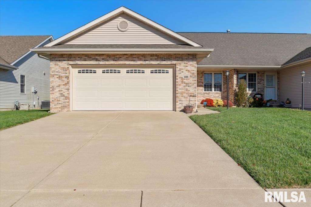 325 Butler Ln., Chatham, IL 62629