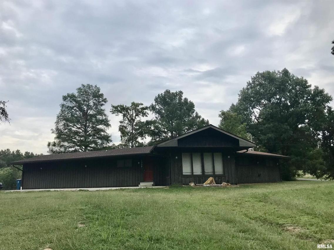 1350 Antioch Rd., West Frankfort, IL 62896
