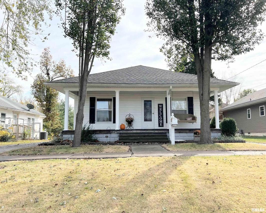 619 E Main St., Duquoin, IL 62832