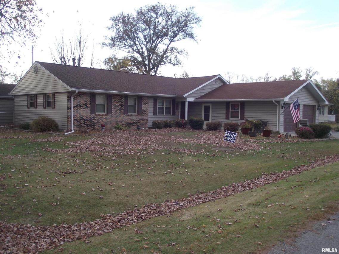 311 S Ballantine Ave., Duquoin, IL 62832