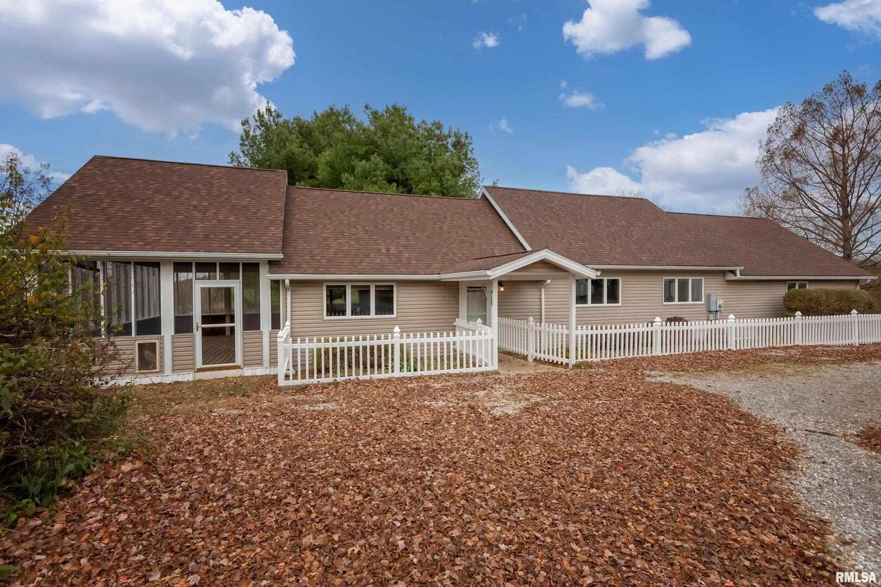 350 Oak Grove Rd., Makanda, IL 62958