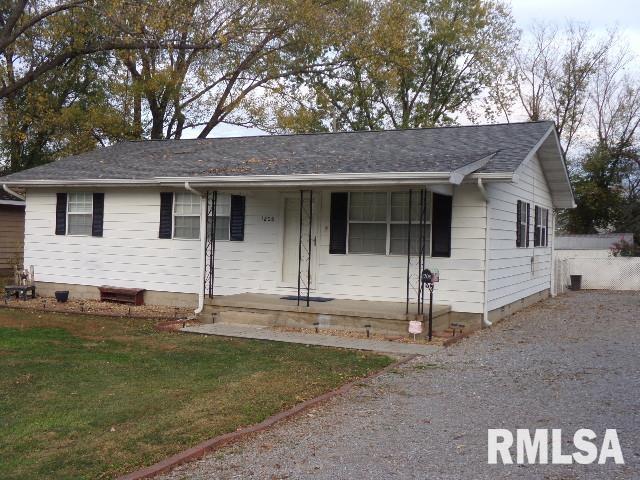 1208 S Oak St., Harrisburg, IL 62946