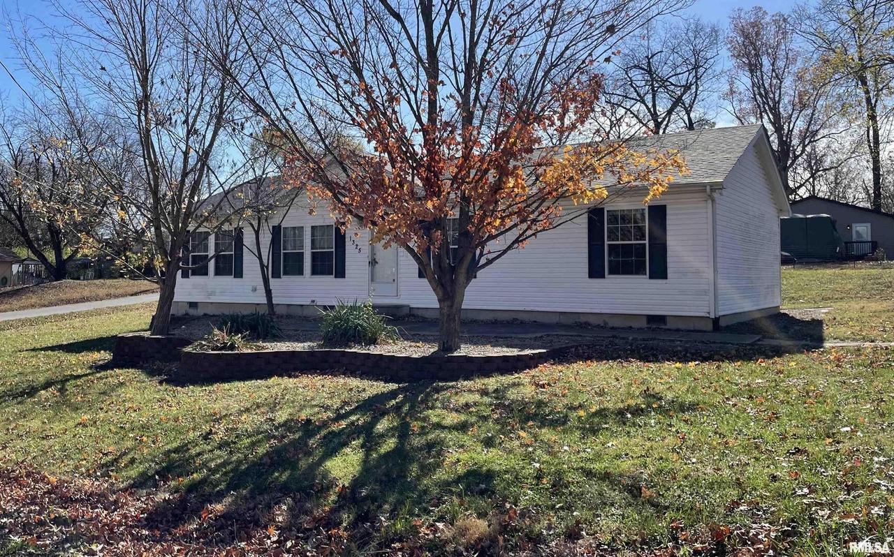 1325 N 11th St., Mt Vernon, IL 62864