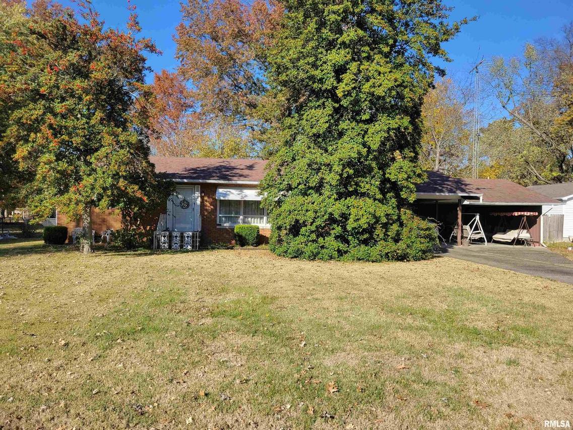 615 W 6th St., Benton, IL 62812