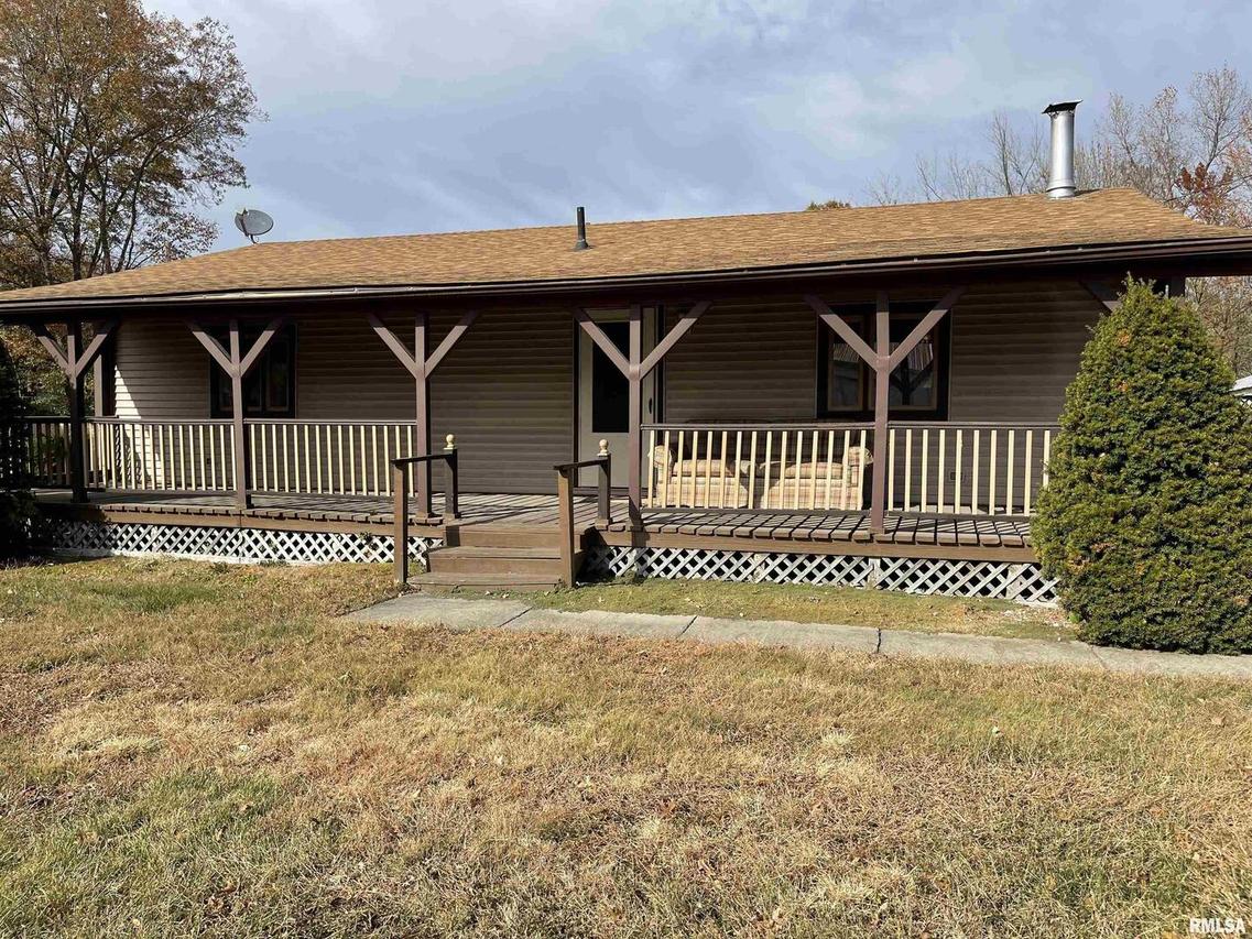 933 W Harrison Rd., Murphysboro, IL 62966