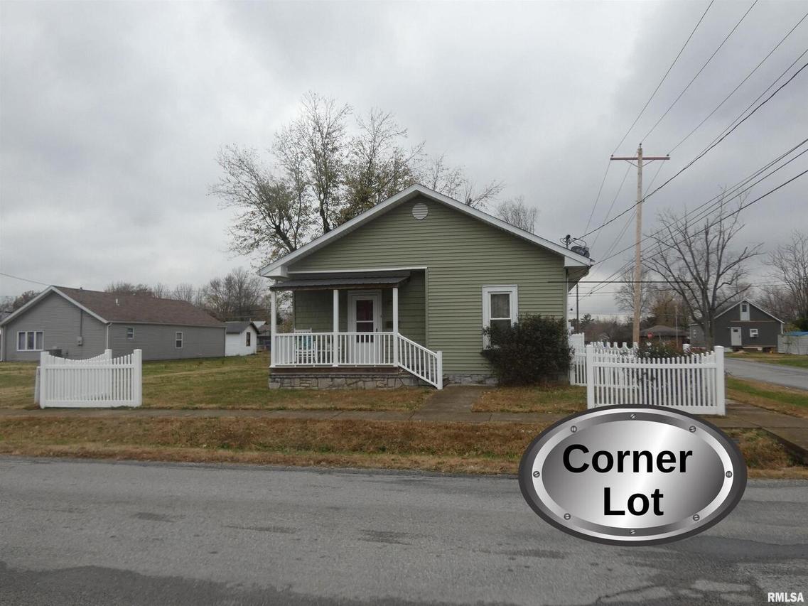 501 W Sylvester St., Christopher, IL 62822